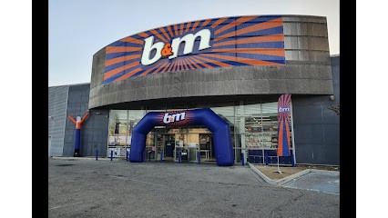 B&M, Magasin Discount à Saint-Mitre-les-Remparts