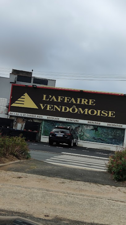 L'Affaire Vendômoise, Magasin Discount à Vendôme